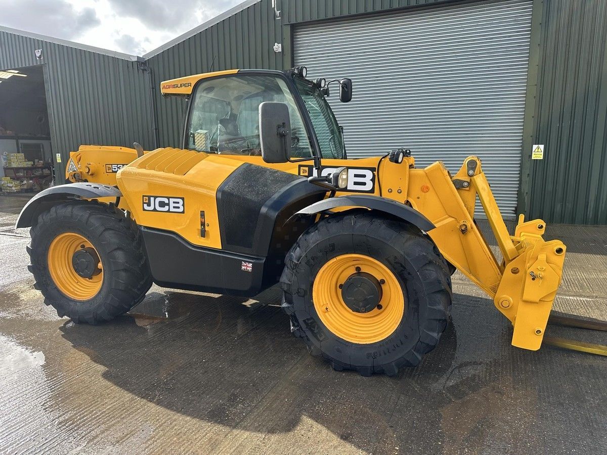 JCB 531-70 AGRI Super Manipulador telescópico 48.705 €