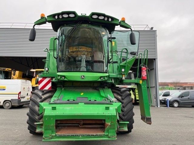 E-FARM: John Deere T 550 - Moissoneuse-batteuse - id KJV9LNS - 90 000 € - Année: 2013 - Lecture du nombre d'heure: 2 247,France