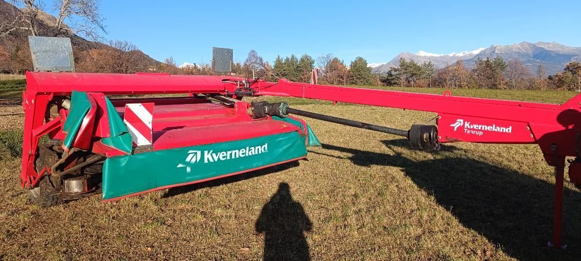 Kverneland 4332 lr Kosilice 7000 €