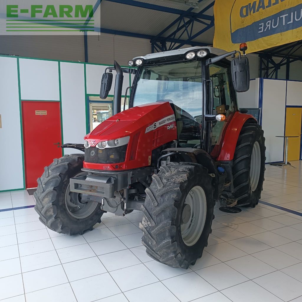 Massey Ferguson 5711 s Tractor 48.000 €