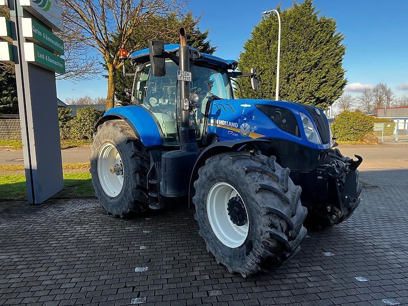 New Holland T7.230 AC Τρακτέρ 84.000 €