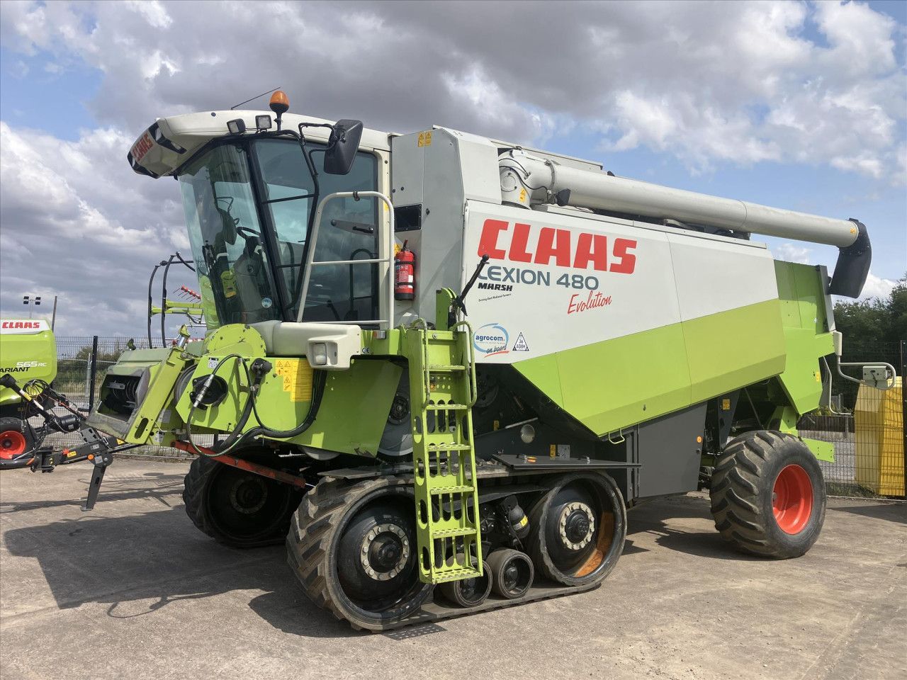 E-FARM: Claas Lexion 480 TT - Combine harvester - id VVPBYWA - €57,475 - Year of construction: 2003 - Engine hours: 4,011,Engine power (HP): 446,United Kingdom