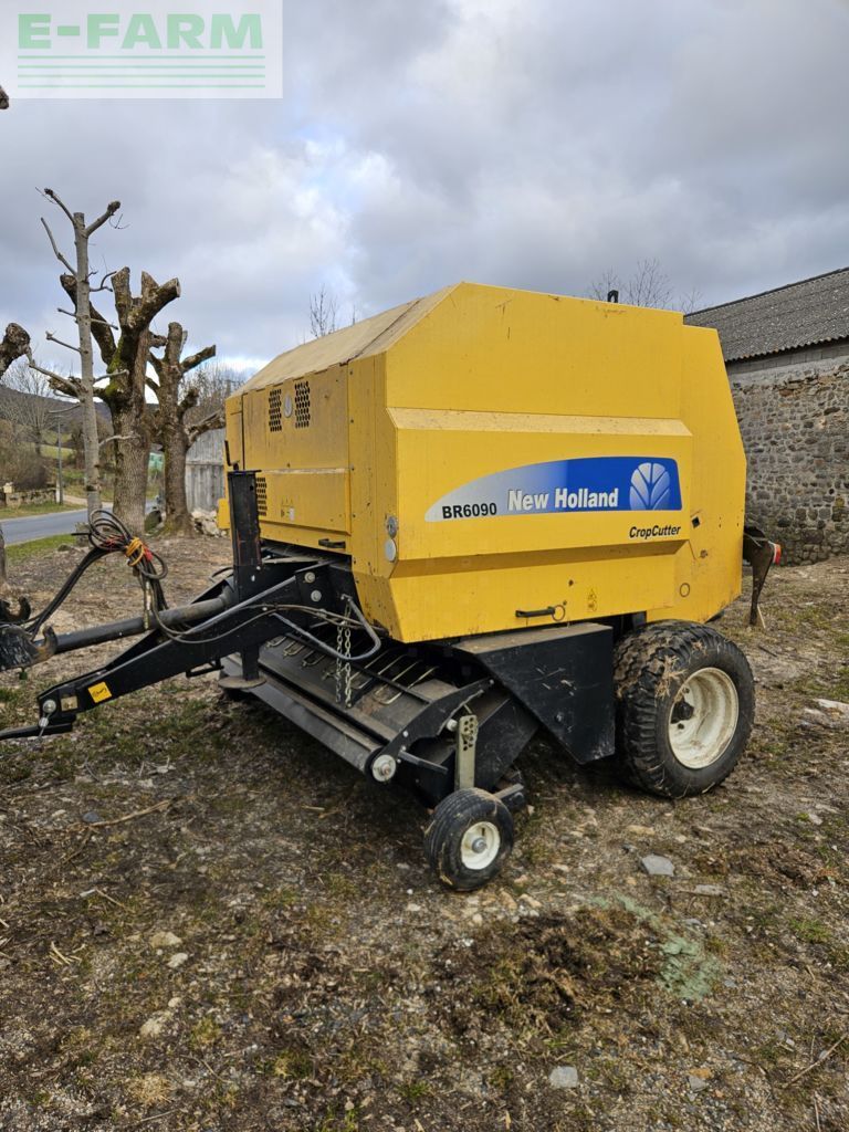 New Holland BR6090 Baler €17,000