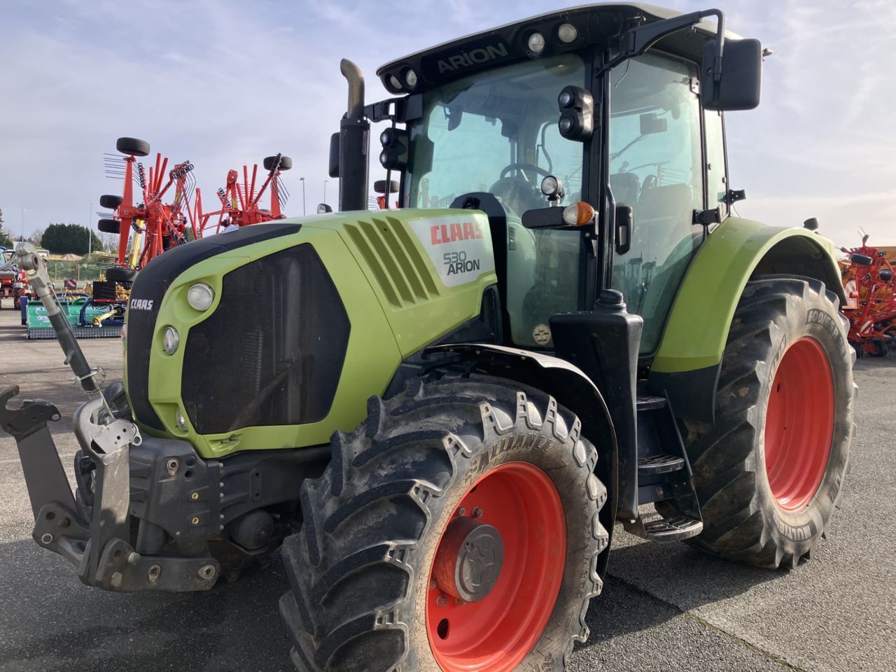 E-FARM: Claas Arion 530 - Traktor - id TBLBJAI - 54 000 € - Rok produkcji: 2013 - Motogodziny: 5250,Moc silnika: 140,Francja