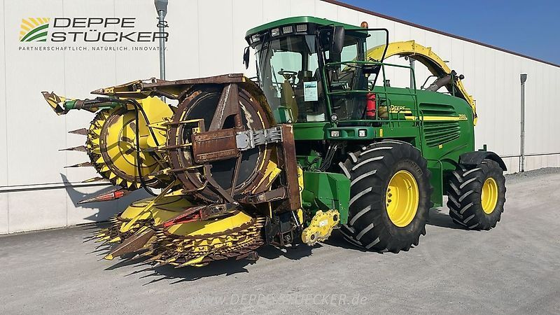 E-FARM: John Deere 7500 - Self propelled forage harvester - id CG5SPN9 - €48,000 - Year of construction: 2005 - Engine hours: 4,481,Engine power (HP): 571,Germany