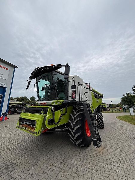 E-FARM: Claas Lexion 6800 - Combine harvester - id NGJX4DL - €336,000 - Year of construction: 2024 - Engine hours: 398,Engine power (HP): 462,Germany