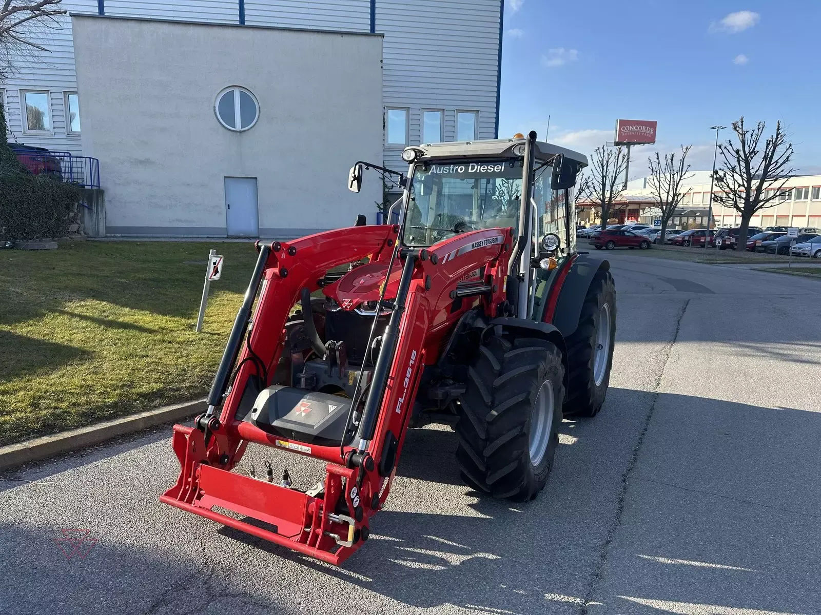 E-FARM: Massey Ferguson massey ferguson 3al.95 efficient - Traktor - id GCNRVSH - 99 000 € - Rok produkcji: 2024 - Motogodziny: 300,Moc silnika: 99,Austria