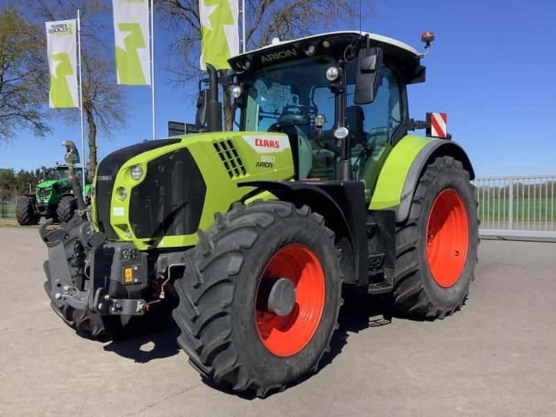 Claas Arion 660 CMATIC Trattore 131.000 €
