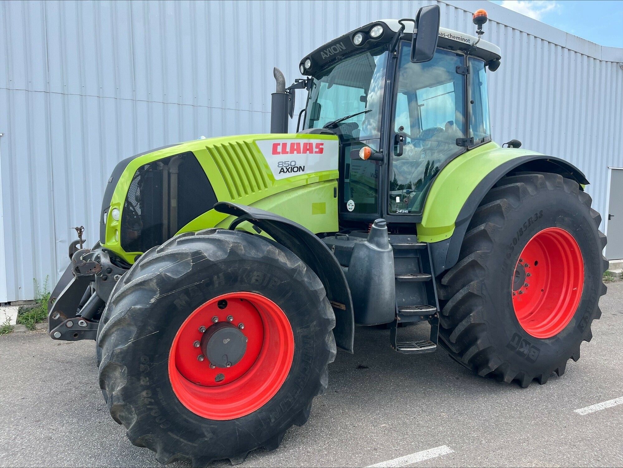 E-FARM: Claas Axion 850 - Traktor - id HBNJPSA - 59 500 € - Rok produkcji: 2010 - Motogodziny: 5885,Moc silnika: 220