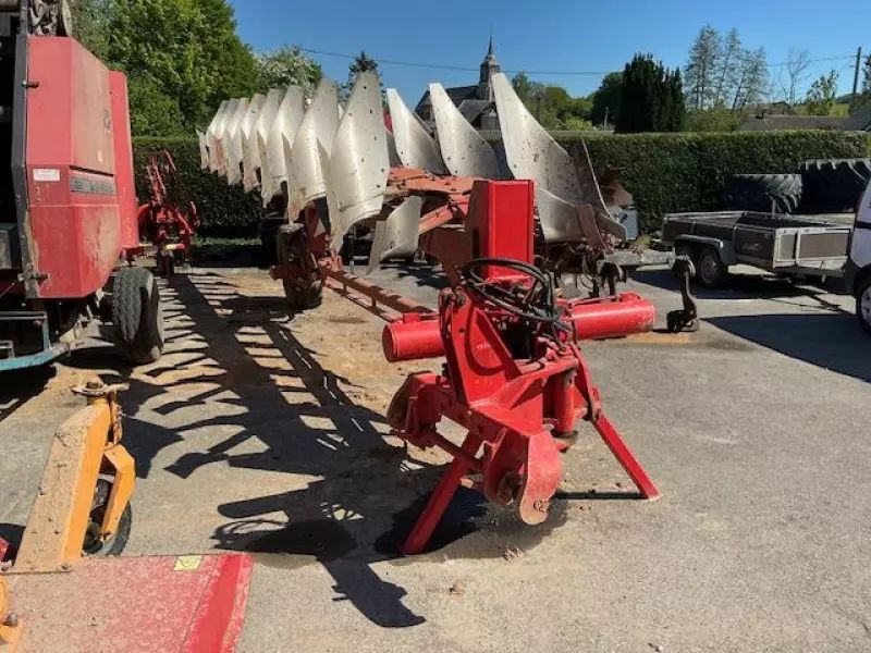 E-FARM: GREGOIRE BESSON spg - Pług - id HEDLSAB - 12 500 € - Rok produkcji: 1996 - Francja