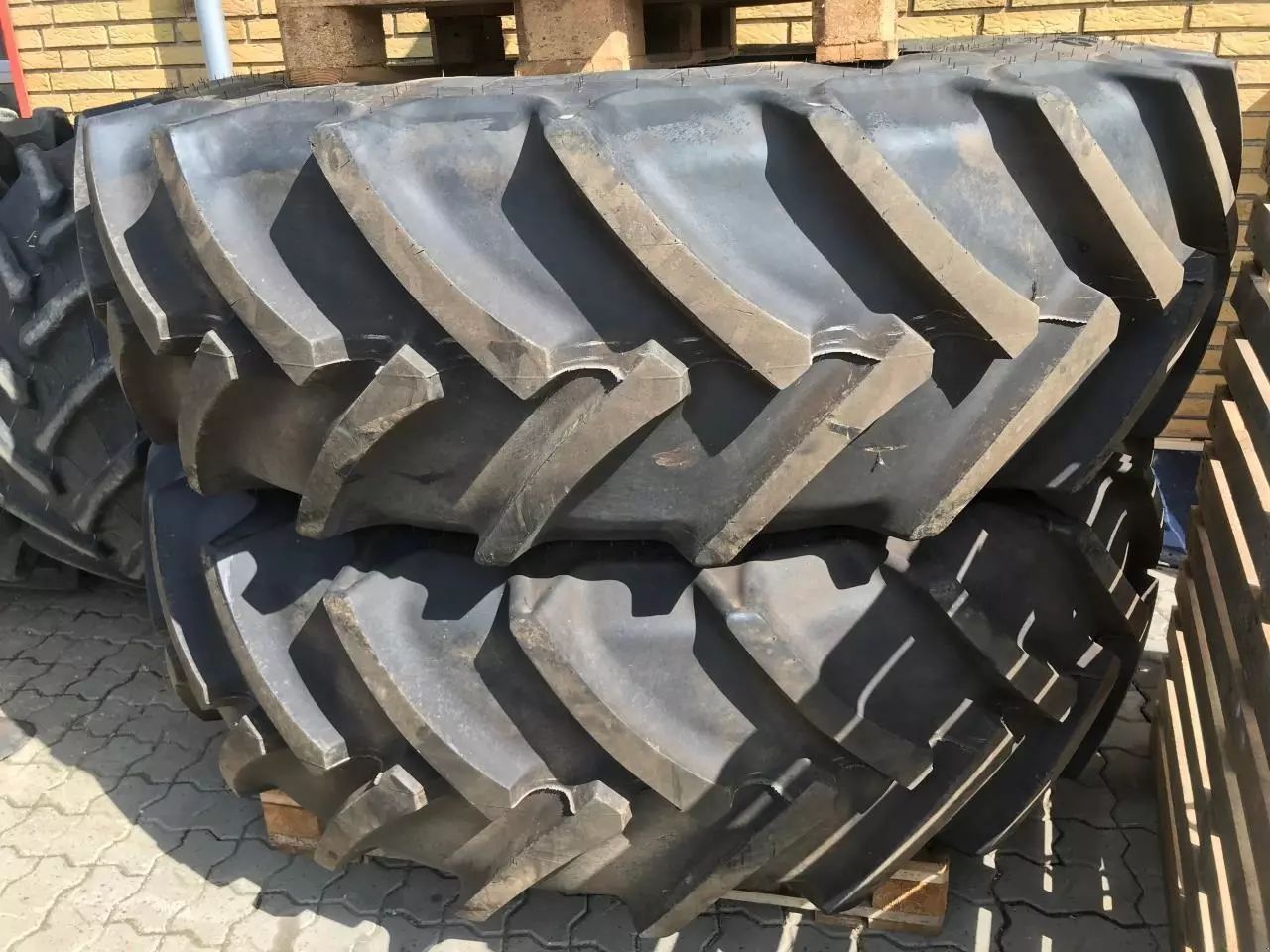 Mitas 520/85r42+420/85r30 Wheel and track €5,219