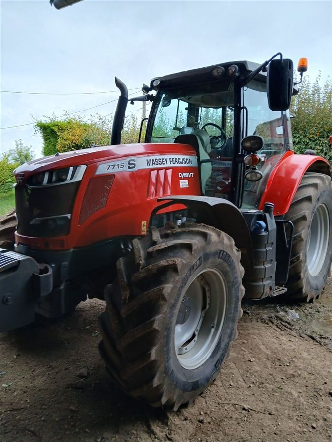 Massey Ferguson 7715S Exclusive Traktor 87.000 €
