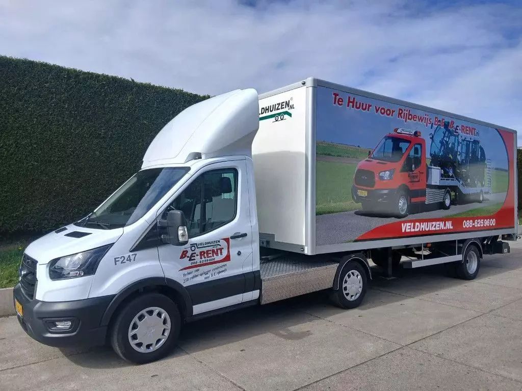 Ford transit gesloten oplegger 6,5 m. Remolque 54.550 €