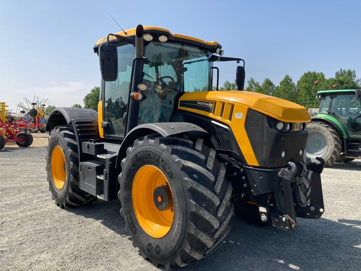 E-FARM: JCB Fastrac 4220 - Tractor - id YKLESFT - €77,000 - Year of construction: 2019 - Engine hours: 6,700,Engine power (HP): 220,France