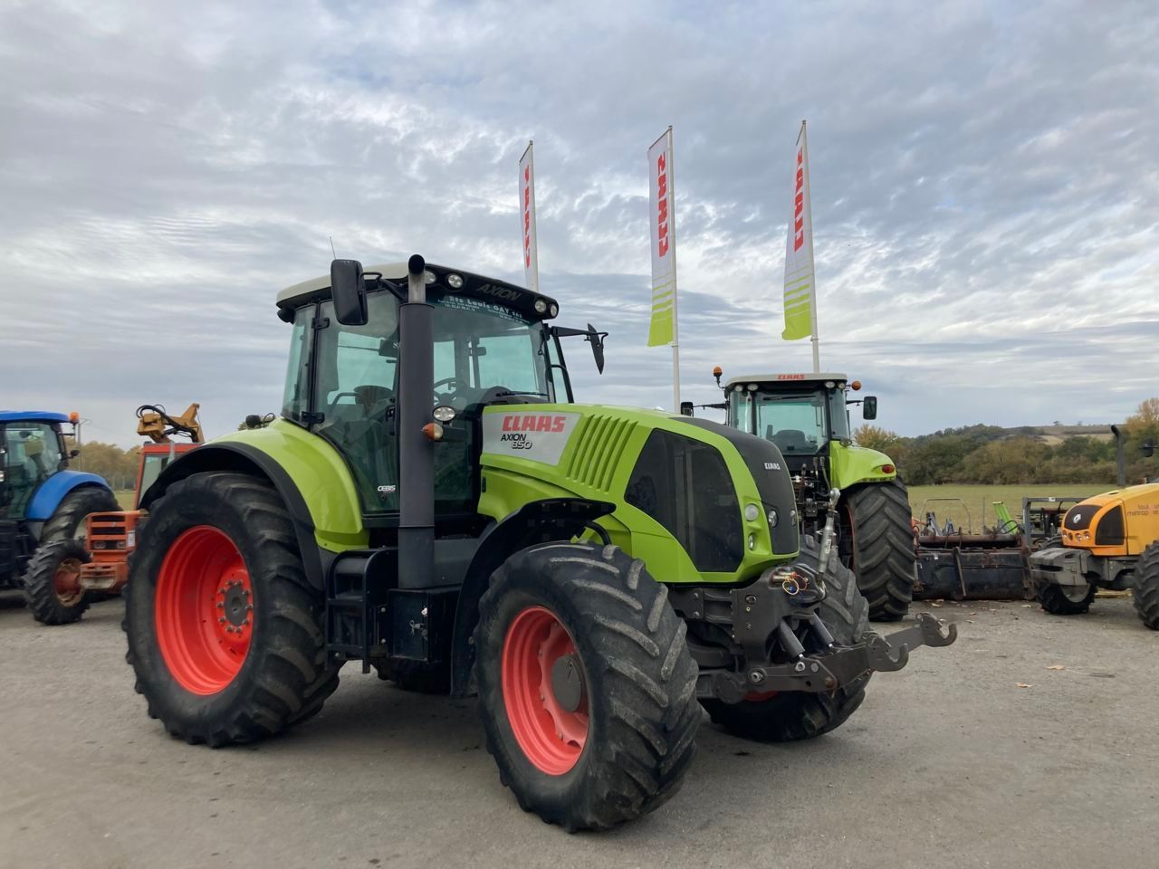 E-FARM: Claas Axion 850 - Tractor - id SUGHNKM - 44.000 € - Año: 2008 - Horas: 8400,Potencia del motor: 250,Francia