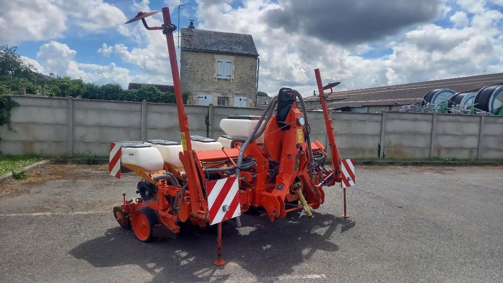 E-FARM: Kuhn maxima - Semoir de précision - id LLUUZPA - 13 000 € - Année: 2008 - France