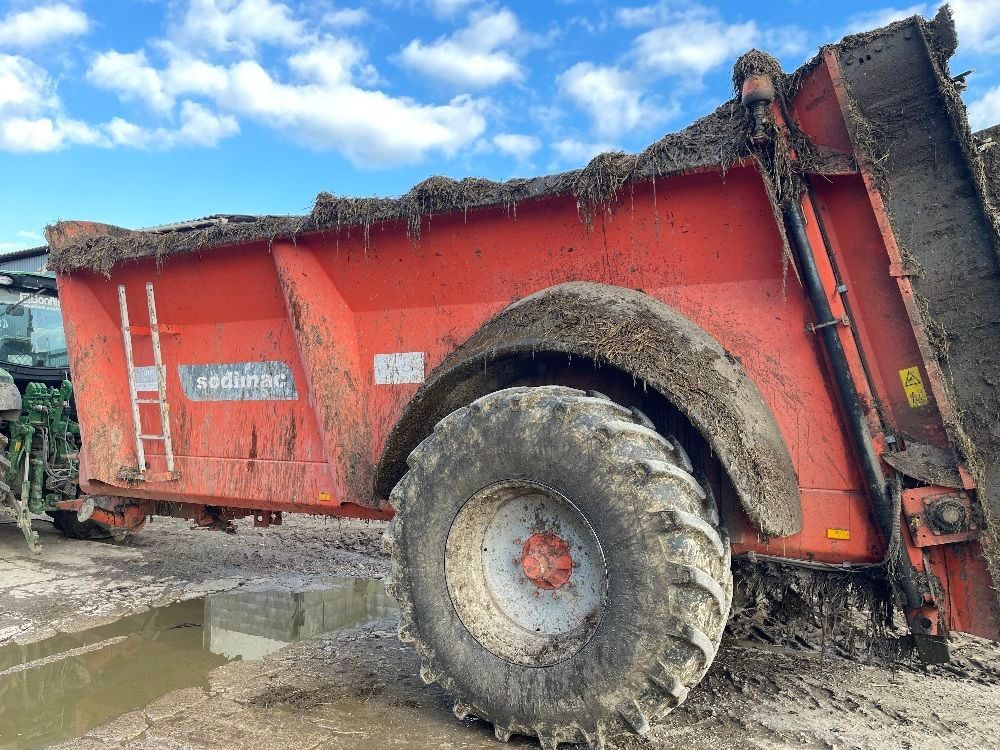 E-FARM: sodimac rafal 3400 - Mist- und Kompoststreuer - id BA8QRYW - 24.800 € - Baujahr: 2015 - Frankreich
