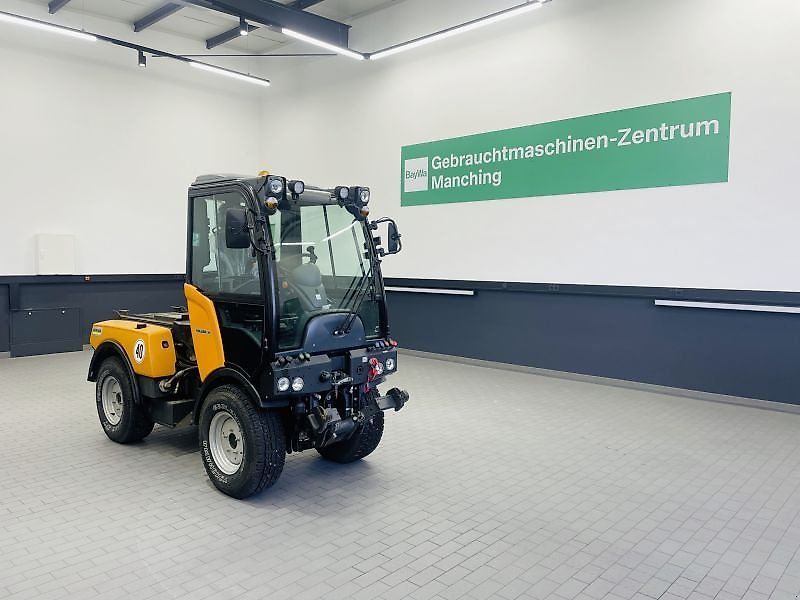 Holder c 65 single cab Tractor €89,664