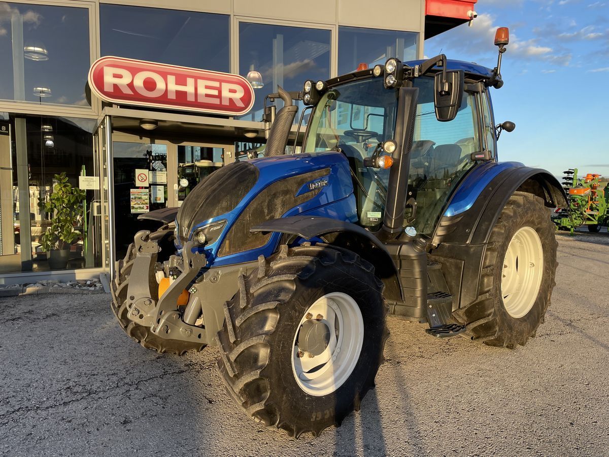 E-FARM: Valtra N104 HiTech - Traktor - id AVHJMNC - 62 417 € - Rok produkcji: 2018 - Motogodziny: 1875,Moc silnika: 116,Austria