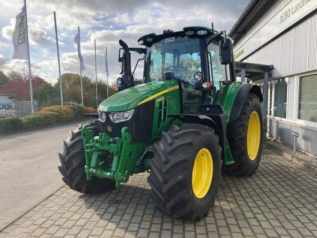 John Deere 6120 M Tractor €108,900