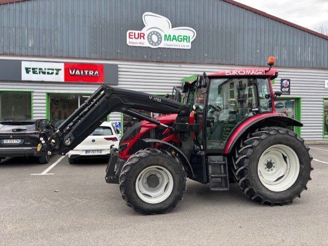 Valtra A104 Tractor €54,000