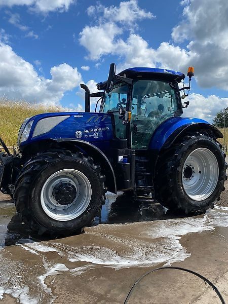 E-FARM: New Holland T7.270 - Tracteur - id L2UESVR - Année: 2023 - Lecture du nombre d'heure: 4 000,Royaume-Uni