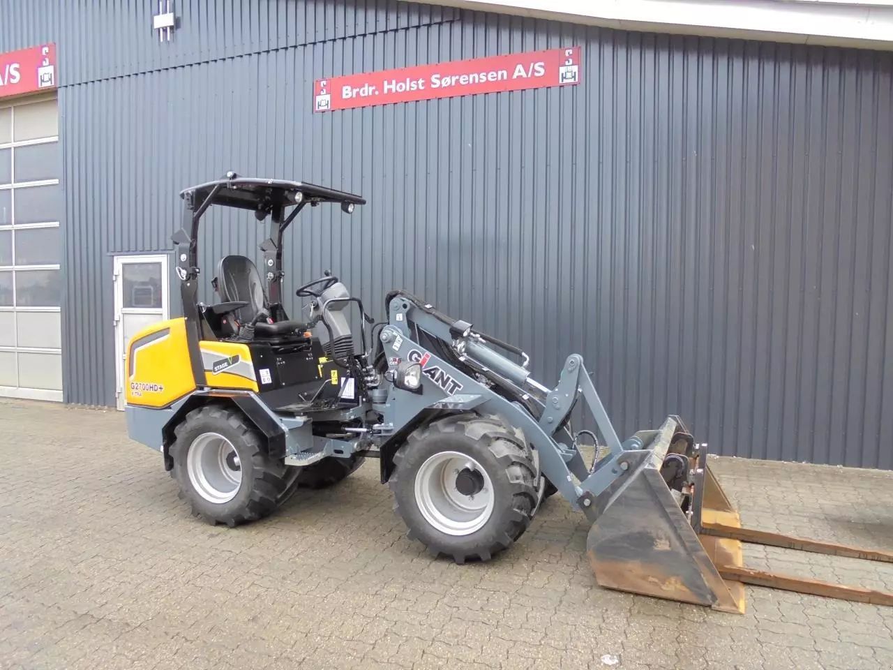 Giant g2700xhdp Ładowarka kołowa 44 855 €