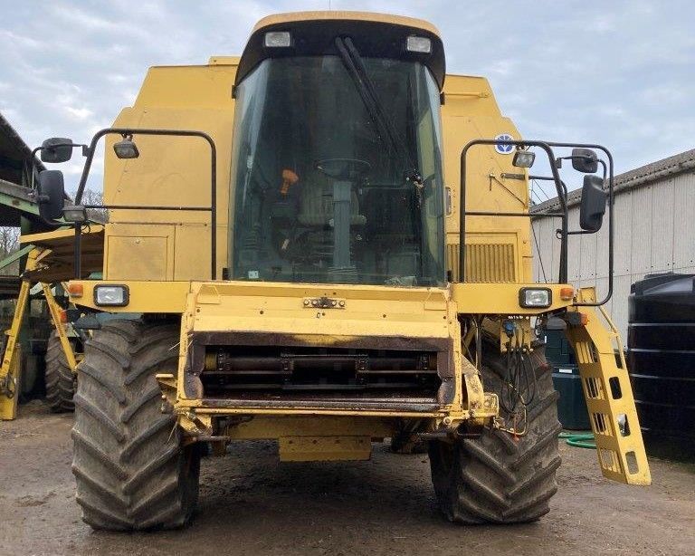 E-FARM: New Holland TF 78 E Plus - Cosechadora - id AUQVJZC - 26.047 € - Año: 1997 - Horas: 5241,Reino Unido