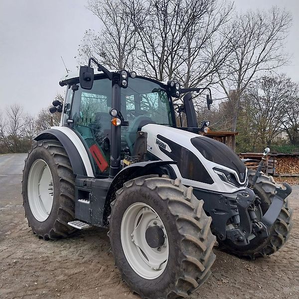 E-FARM: Valtra G135 Active - Tractor - id QNWKE3C - €79,558 - Year of construction: 2022 - Engine hours: 790,Engine power (HP): 145,Austria