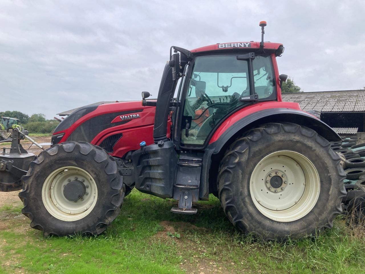 E-FARM: Valtra T155 - Tractor - id AJLMXIW - 67.000 € - Año: 2019 - Horas: 4300,Potencia del motor: 165,Francia