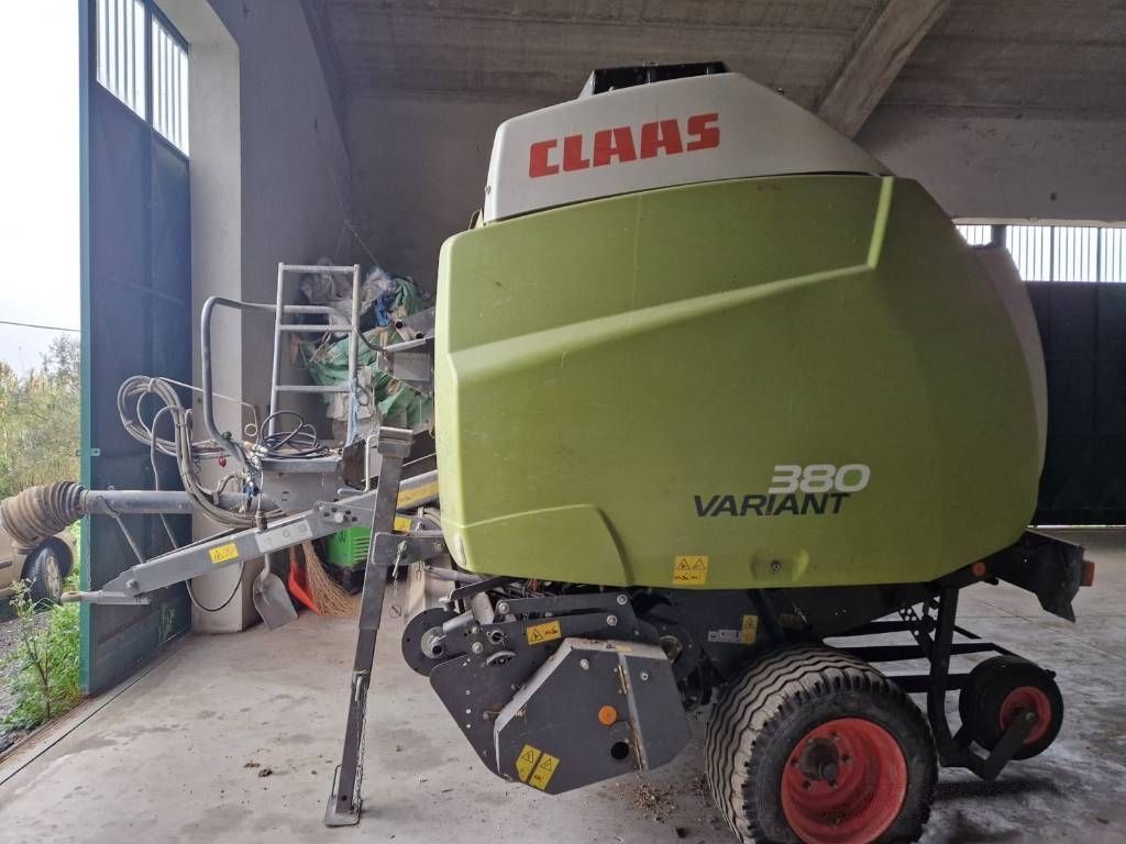 Claas Variant 380 RF Presă de balotat 17.000 EUR