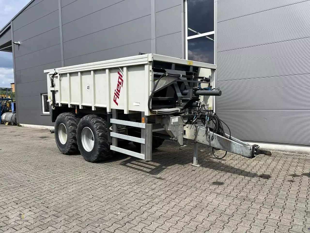 E-FARM: Fliegl asw 248 s wenig benutzt - Forage transport - id QKWGK9H - €29,000 - Year of construction: 2014 - Germany