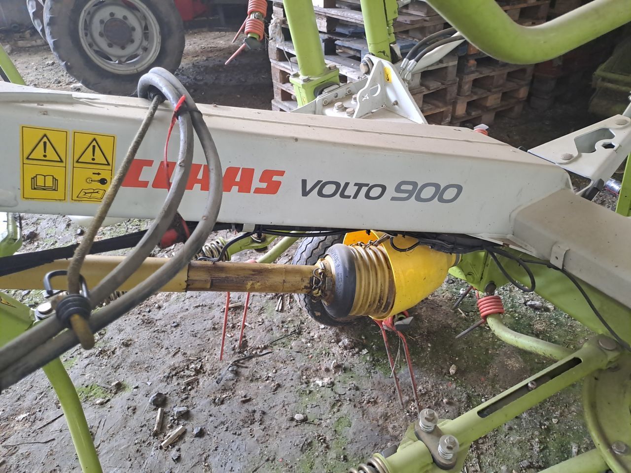 E-FARM: Claas Volto 900 - Faneuse - id BVMBB1S - 9 800 € - Année: 2017 - France