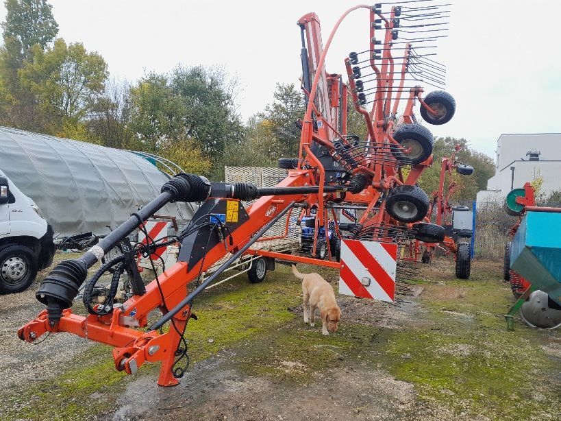 Kuhn GA 8030 Karuzelowy przetrząsacz do siana 14 500 €