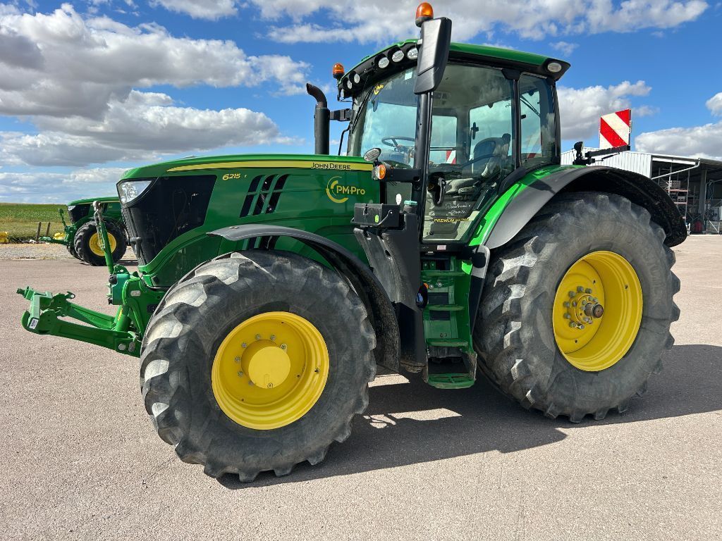 John Deere 6215 R Tractor €118,000