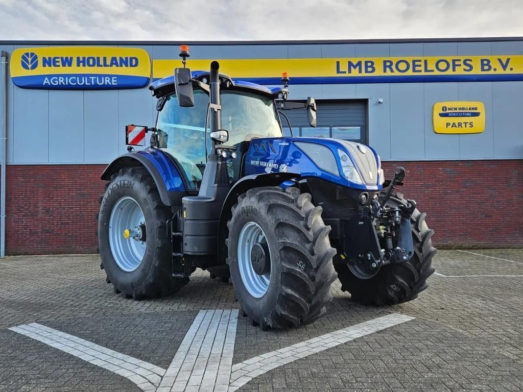 New Holland T7.270 Traktor
