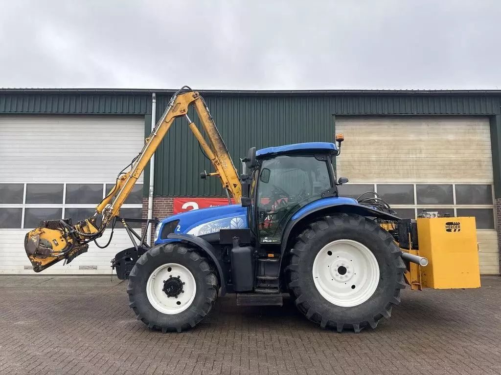 New Holland TS 125 A Traktor