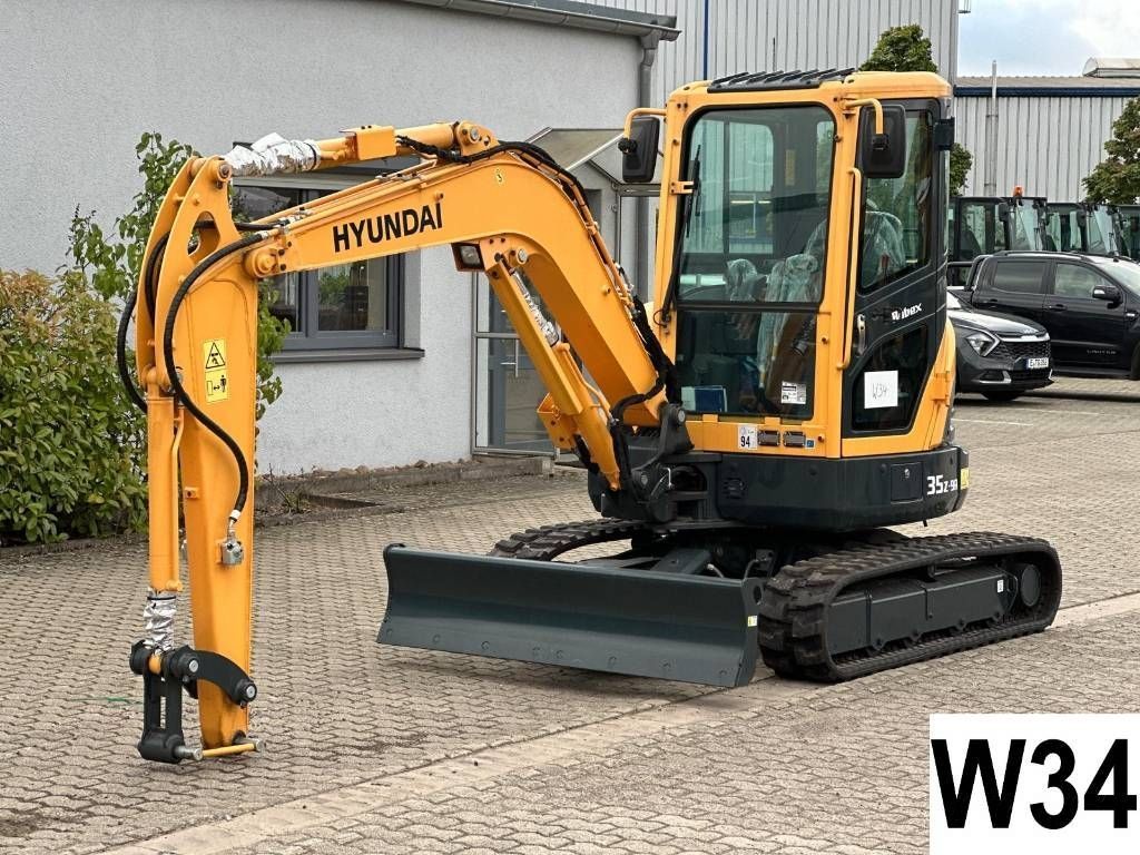 HYUNDAI r35z 9a Mini excavator €39,500