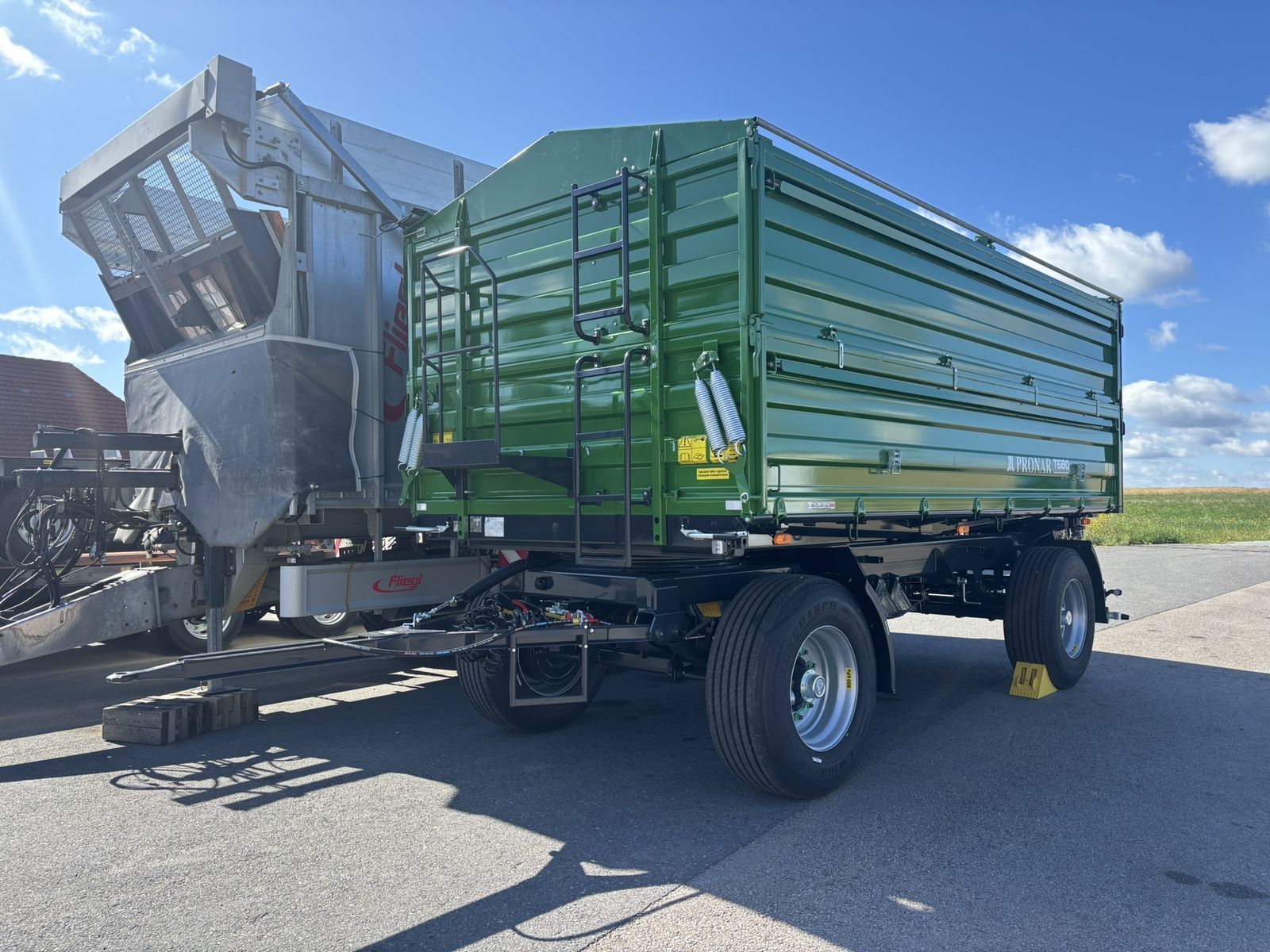 E-FARM: Pronar t680 - Dumper - id A6UJPG9 - 23.325 € - Baujahr: 2025 - Österreich