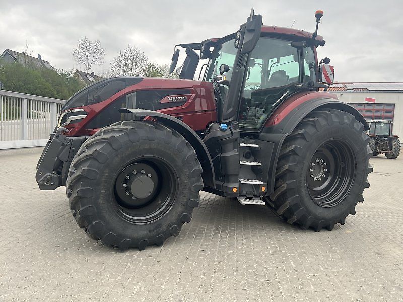 E-FARM: Valtra Q305 - Tractor - id HR6I6VV - Year of construction: 2023 - Engine hours: 410,Engine power (HP): 305,Germany