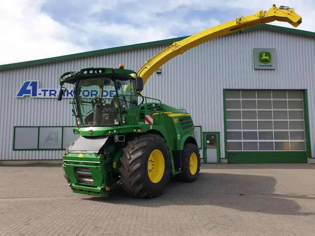 E-FARM: John Deere 8500 - Cosechadora de forraje autopropulsada - id MFGYCZN - 259.000 € - Año: 2018 - Horas: 2267,Potencia del motor: 585,Alemania