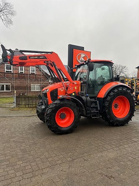E-FARM: Kubota M6121 - Traktor - id WE1PRWN - 54.900 € - Baujahr: 2019 - Abgelesene Motorstunden: 1.970,Motorleistung (PS): 115,Deutschland