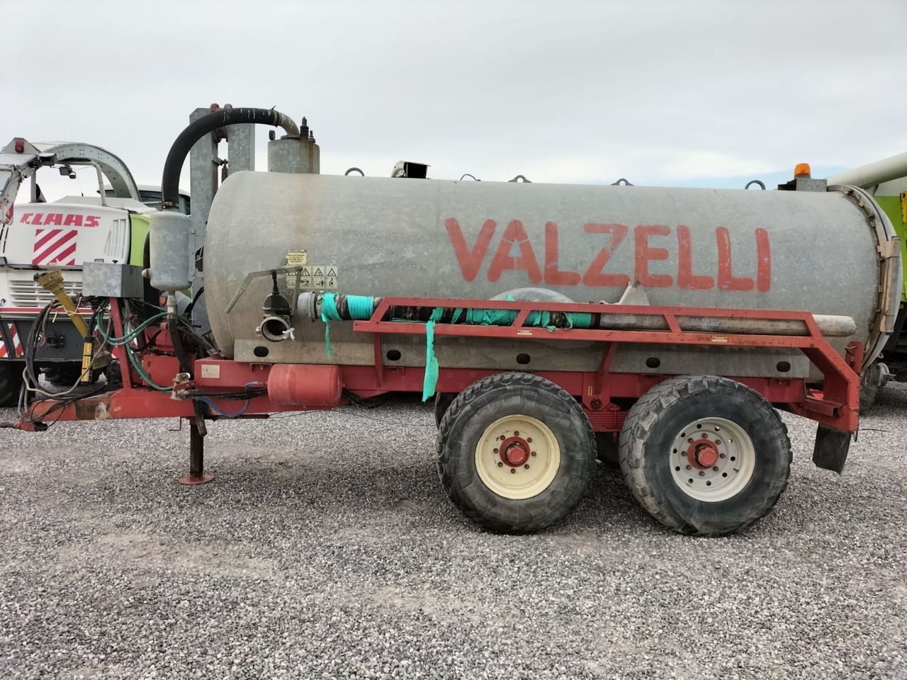 Valzelli 12000 manure_compost_spreader €13,000