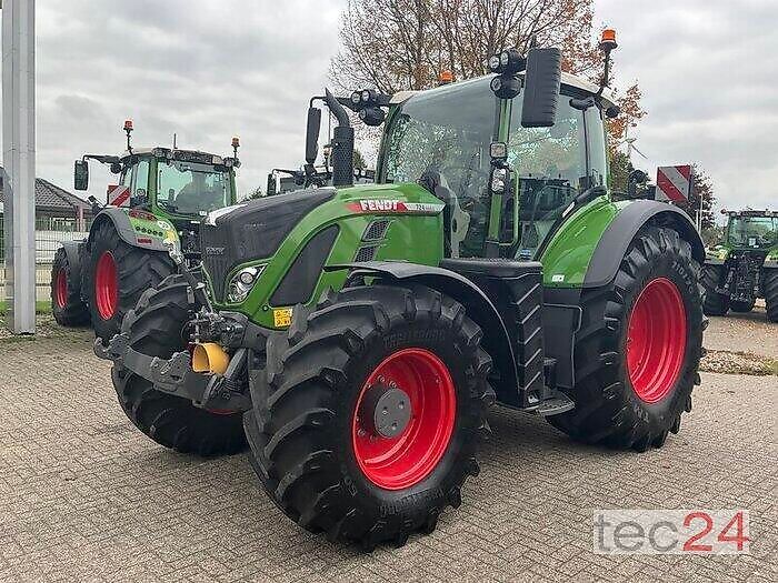 E-FARM: Fendt 724 Vario Profi+ - Tractor - id LEE5QGH - €189,900 - Year of construction: 2024 - Engine hours: 659,Engine power (HP): 240,Germany