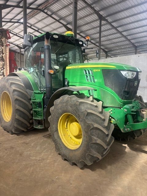 John Deere 6210 R Tractor 61.000 €