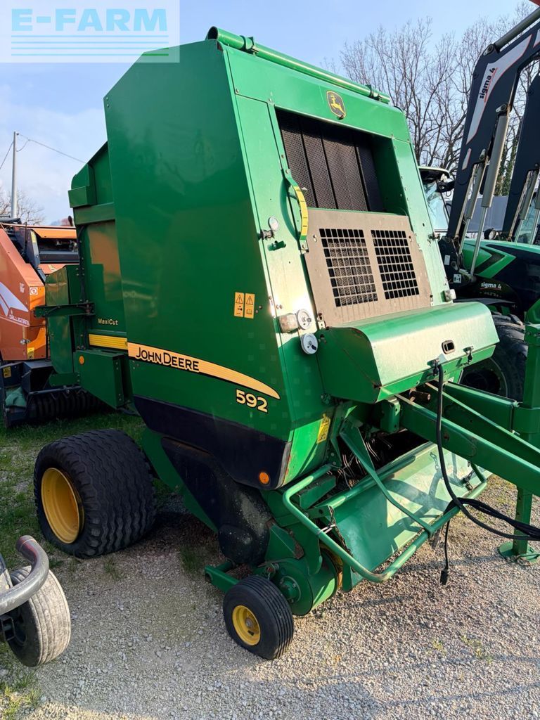John Deere 592 Presă de balotat 11.000 EUR