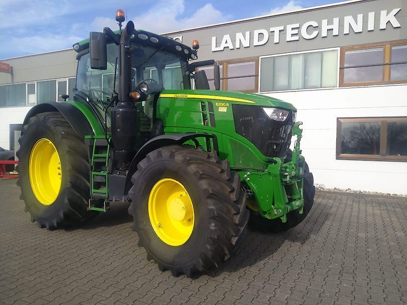John Deere 6230 R Tractor €134,370