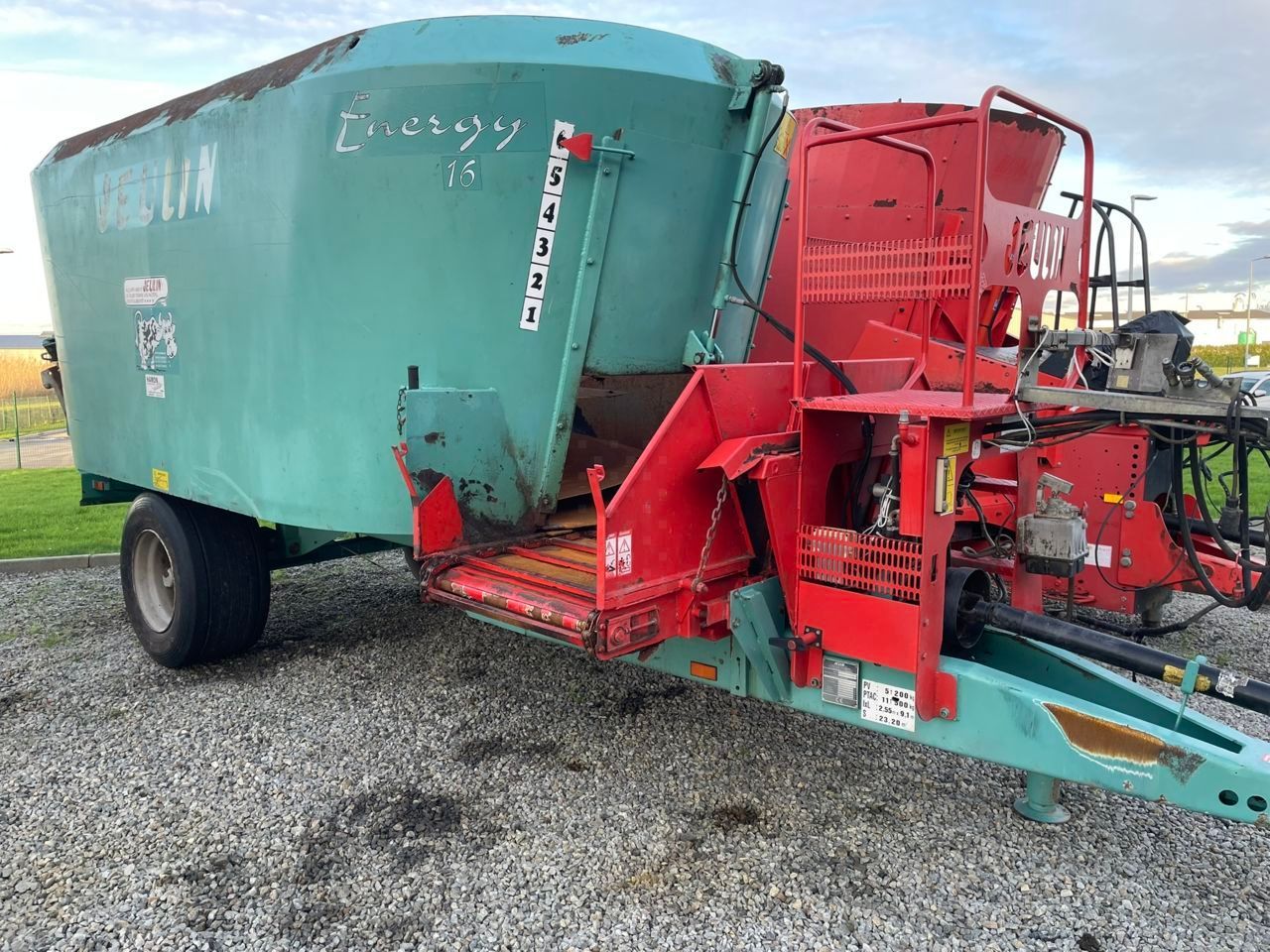 E-FARM: Jeulin energy 16 - Mixer feeder - id KQCWKSS - €6,500 - Year of construction: 2012 - France