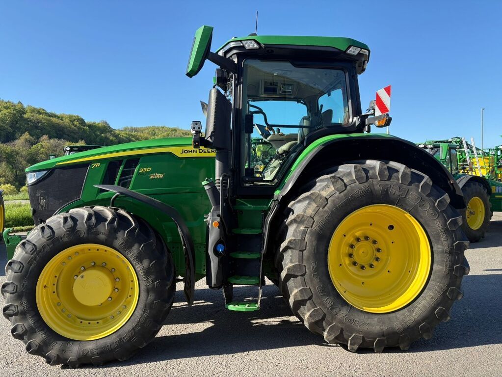 John Deere 7R 330 Tractor €169,500