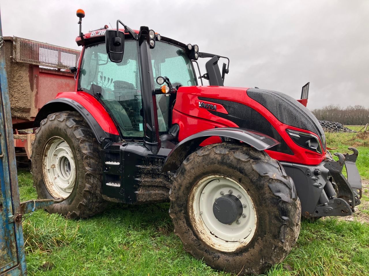 E-FARM: Valtra T154 - Tracteur - id TGXUBXF - 62 998 € - Année: 2021 - Lecture du nombre d'heure: 2 900,Puissance du moteur (chevaux): 150,France